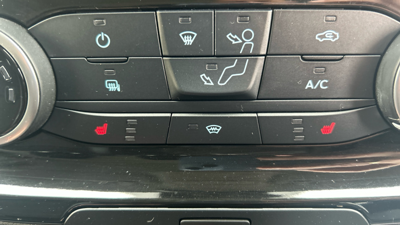 Ford Transit Custom 280 L1 Diesel Fwd 2.0 EcoBlue 130ps Low Roof Limited Van